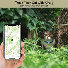 Nylon dog collar with bell and Airtag holder on cat for anti-lost tracking